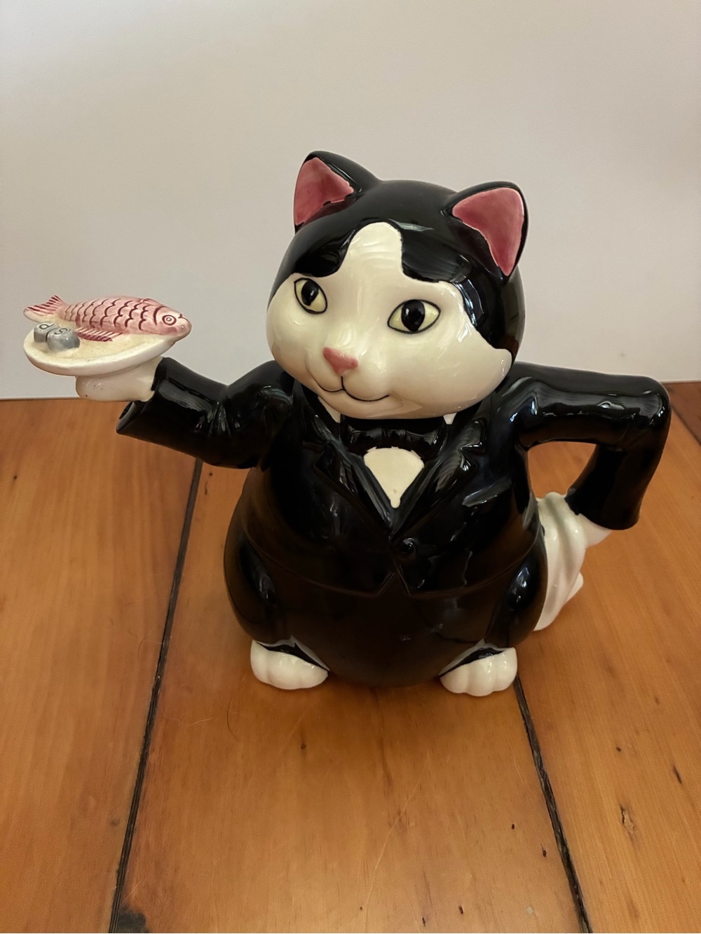 Vintage Black and White Ceramic Tuxedo Cat Holding Fish Novelty Teapot